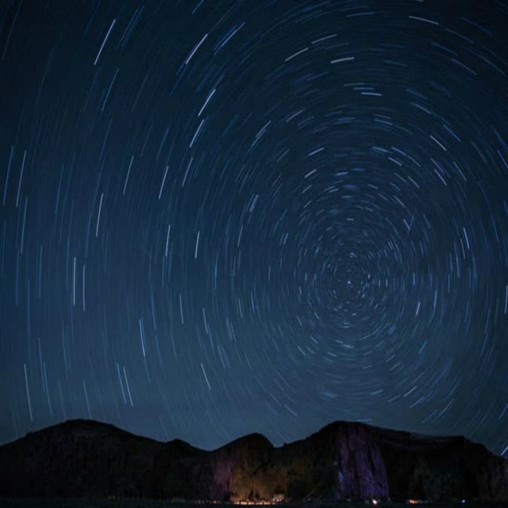 वह शैतान है जिसका का नाम खनज़ब है, जब तुम्हें उस शैतान का असर महसूस हो तो उससे अल्लाह की पनाह मांगो